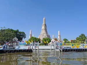 Wat Arun From A Distance Wallpaper