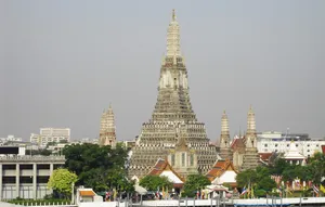 Wat Arun In A Gloomy Weather Wallpaper