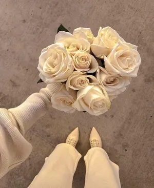 White Roses Aesthetic Wedding Bouquet Top-angle Shot Wallpaper