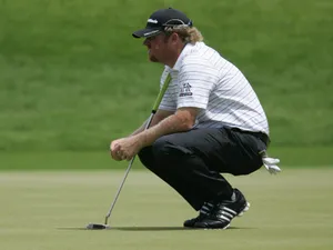 William Mcgirt Squatting Wallpaper