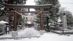 Winter Torii Gate In Japan Wallpaper