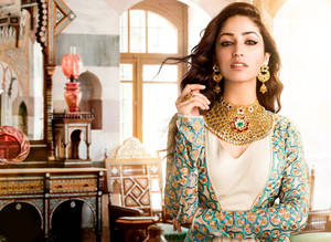 Yami Gautam Luxurious Fashion Wallpaper