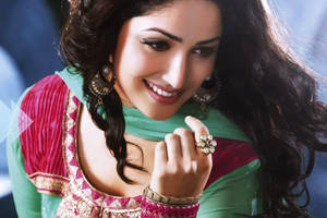 Yami Gautam Traditional Wear Wallpaper