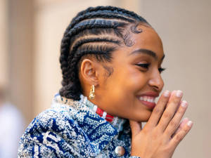 Yara Shahidi With Braids Wallpaper