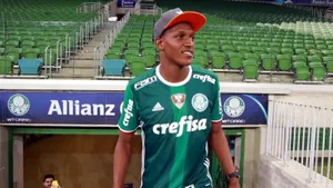 Yerry Mina In Empty Stadium Wallpaper