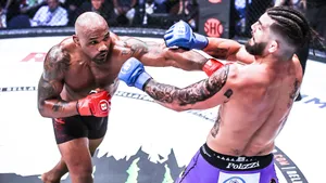 Yoel Romero Punching Alex Polizzi At Bellator 280 Wallpaper