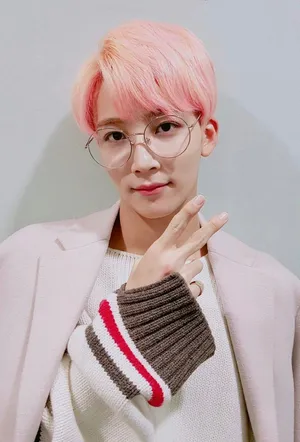 Yoon Jeonghan Pink Hair Wallpaper
