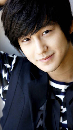 Young Kim Bum Wallpaper